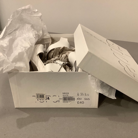 Top Shop (Nordstrom) White Platform Chunky Heeled Ankle Strap Sandals Size 8.5M - Picture 10 of 10